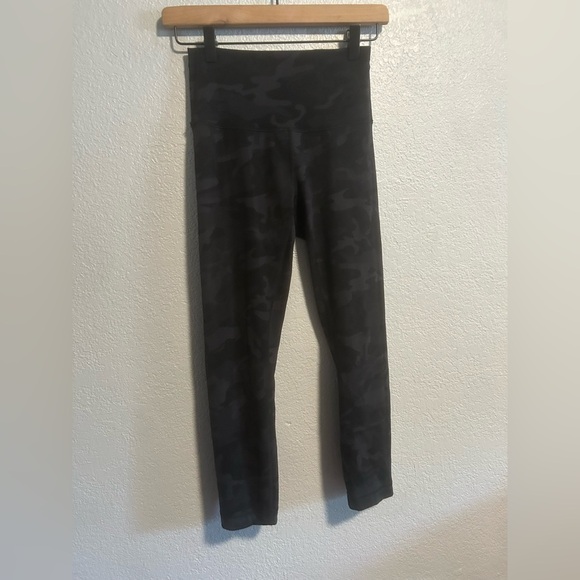 Lululemon grey camo wunder unders - Picture 5 of 6